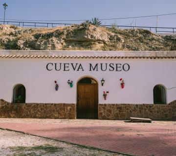 cueva museo