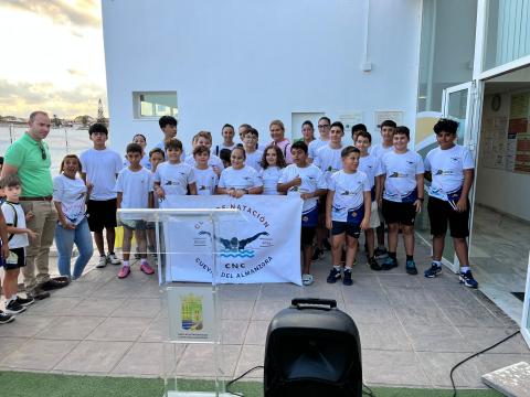 El Club de Natación de Cuevas del Almanzora se presenta con 50 nadadores, consolidando un proyecto de orgullo para el municipio